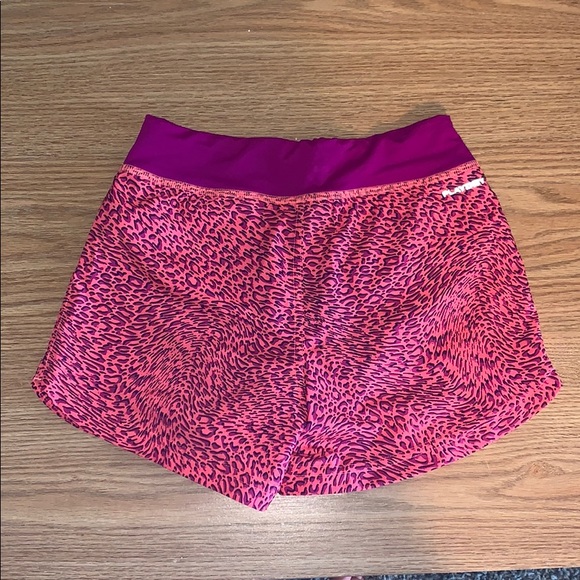 Girls Reebok Shorts - Picture 2 of 4